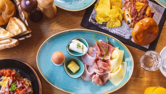 Arizona Burger & Bar - 6