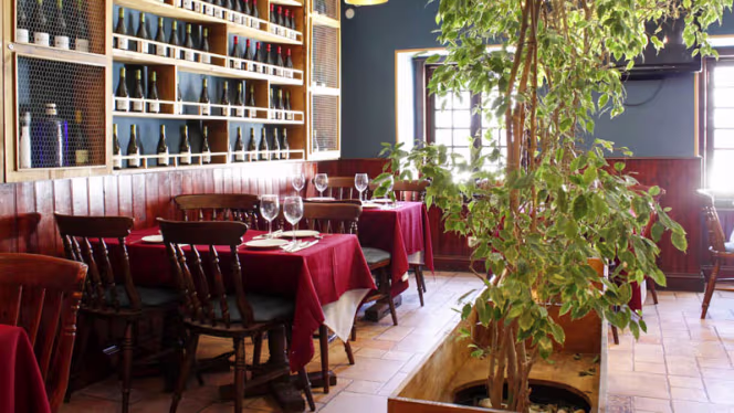 Chequers Bar & Restaurant - 5