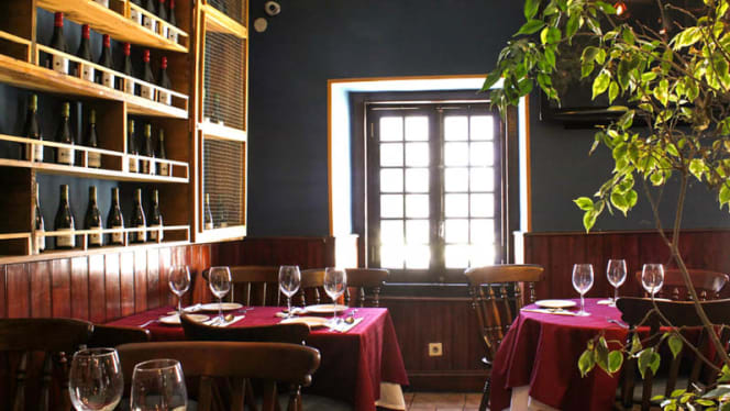 Chequers Bar & Restaurant - 4