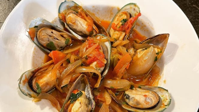 Chequers Bar & Restaurant - 1