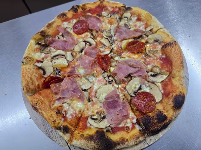 Claudio's Pizzas - 2