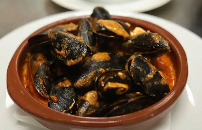Crete Island Restaurant - 1