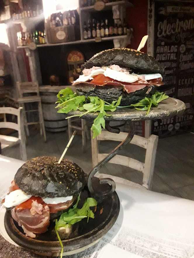 Sunset pub cafe - 4