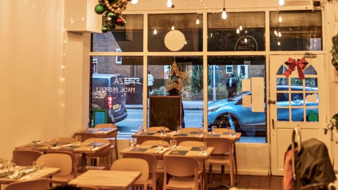 The Pizza Room - Hackney - London - 9