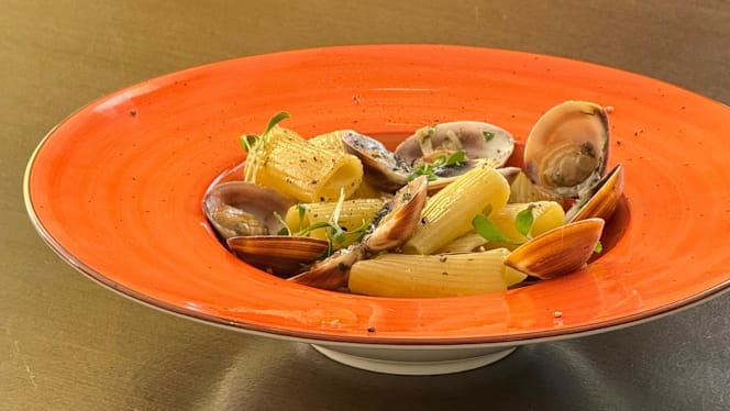 Rumbo Bar & Eatery - 4