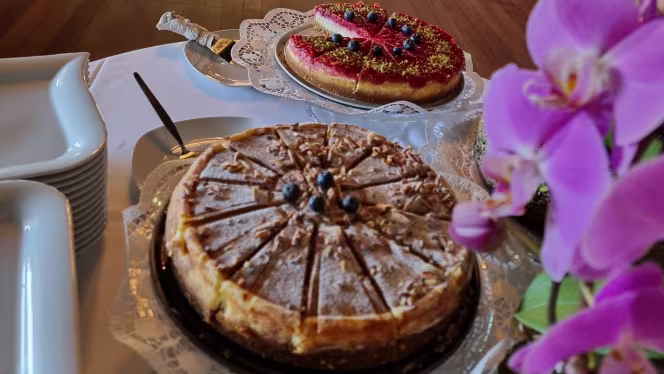 Lujo Seecafé & Restaurant - 2