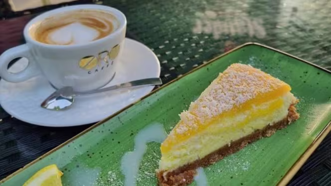 Lujo Seecafé & Restaurant - 3