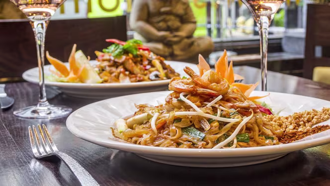 Sukhothai Leeds City Center - 8