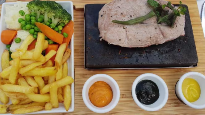 Steakstones Hot Rock Grill - 4