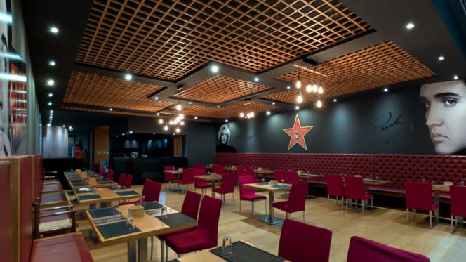 Hollywood Burger - 2