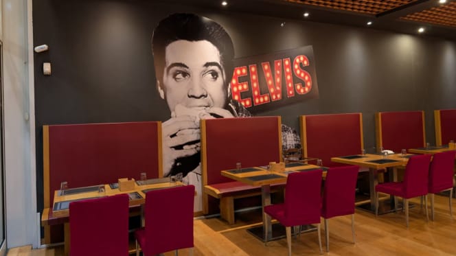 Hollywood Burger - 9