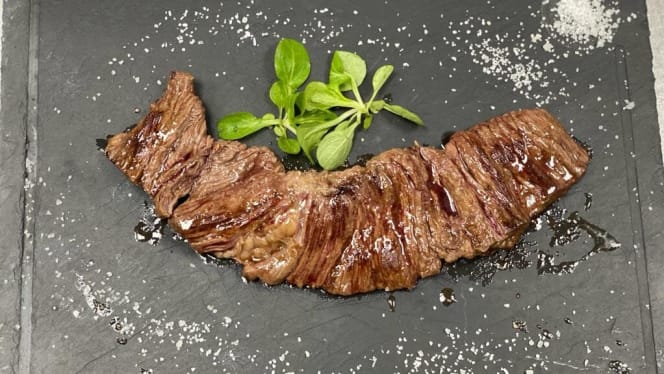 NÚMERO UNO STEAKHOUSE PLAZA DE LA REINA - 8