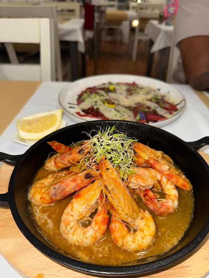 Gum Tree - Lounge - 1