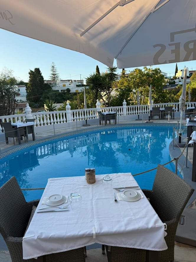 Gum Tree - Lounge - 4