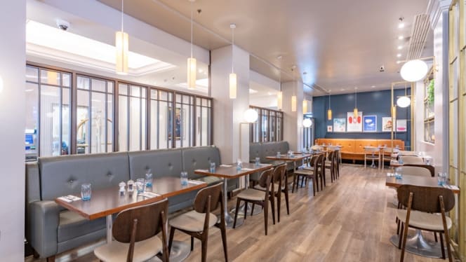 Carluccio's - Marriott Regents Park - 1