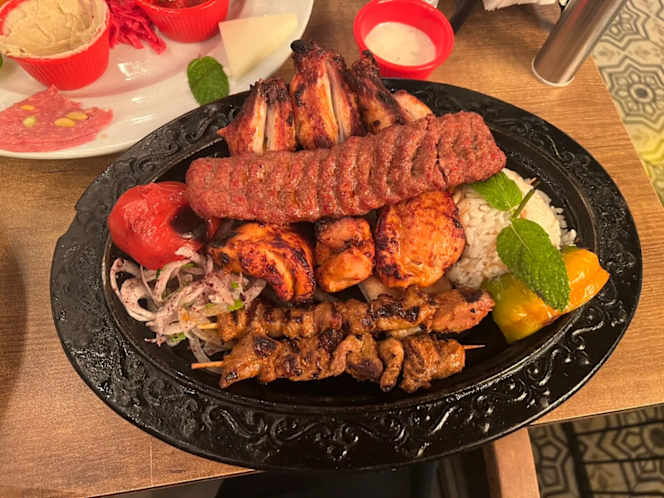 Mivan Restaurant & Cafe - 8