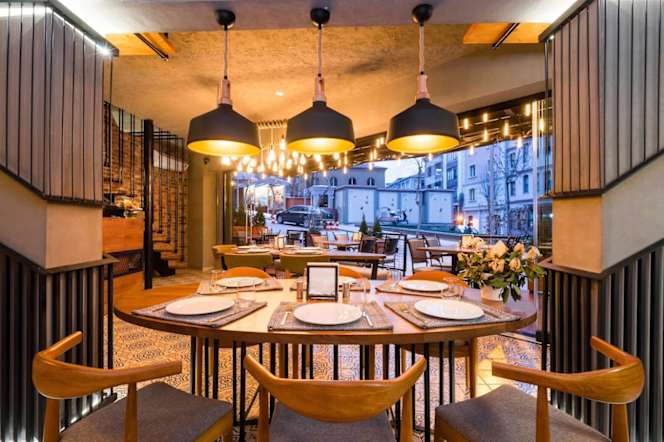 Mivan Restaurant & Cafe - 9