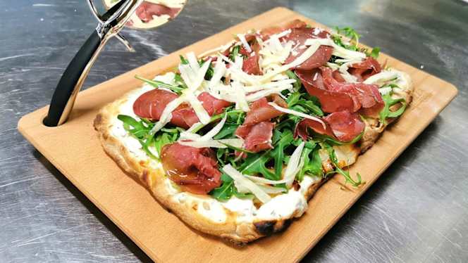 Viridian Restaurant & Gourmet Pizza - 3