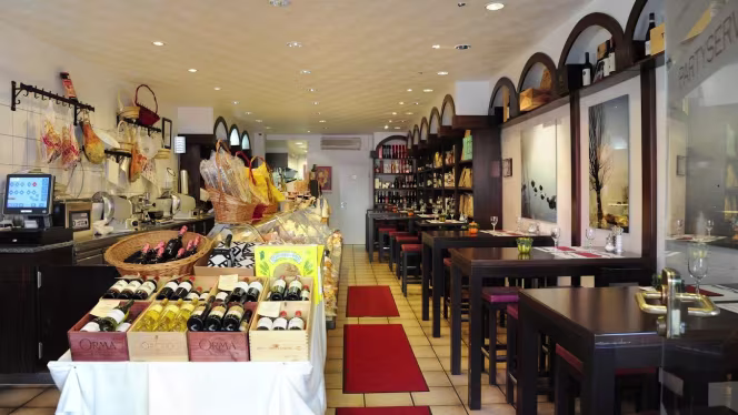 G.Saitta Feinkost & Delikatessen - 9