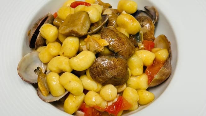 Ossi Di Seppia Ristorante-Pizzeria - 6