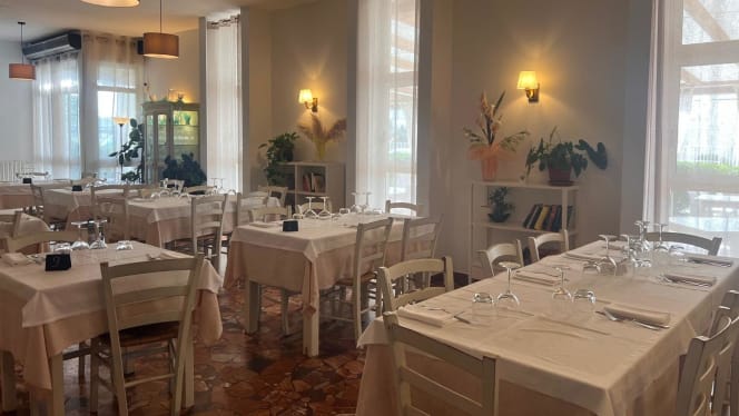 Ossi Di Seppia Ristorante-Pizzeria - 3