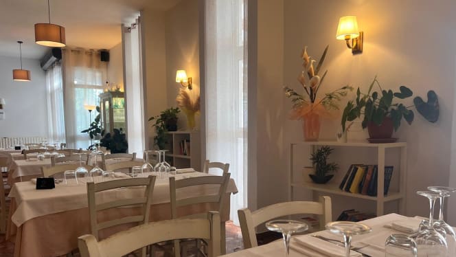 Ossi Di Seppia Ristorante-Pizzeria - 2