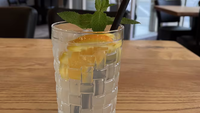 Alcantara Restaurant & Bar - 1