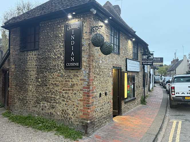 Elizabethan Cottage Tandoori - 0
