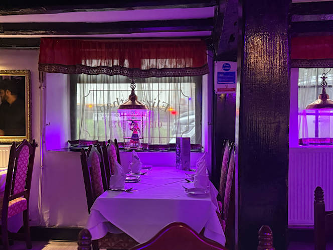 Elizabethan Cottage Tandoori - 9