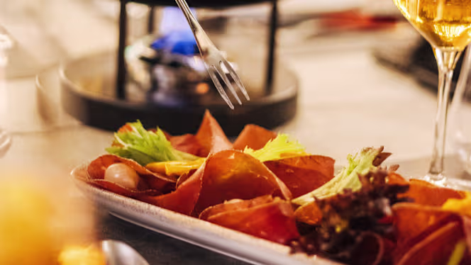 La Capsule by Moments - 1