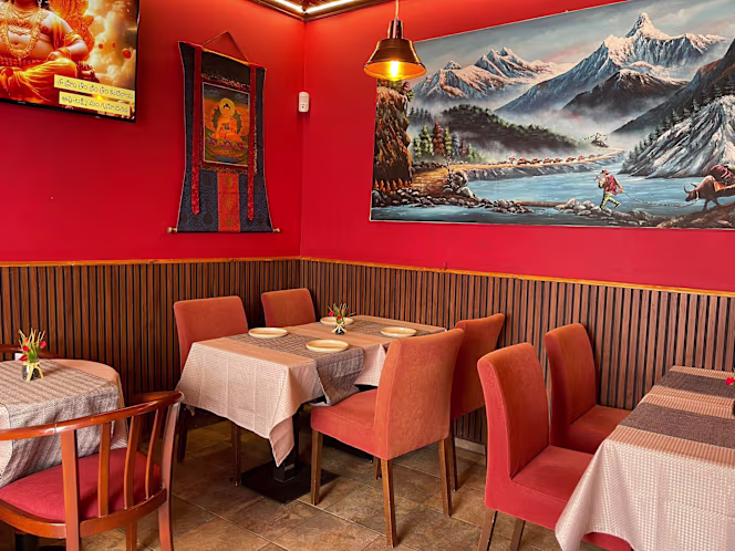 Himalayan Pink Salt Restaurant - 4