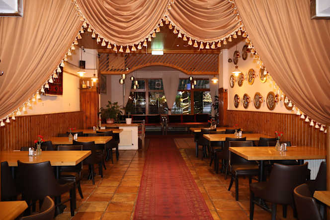 Band Amir Restaurant - 2