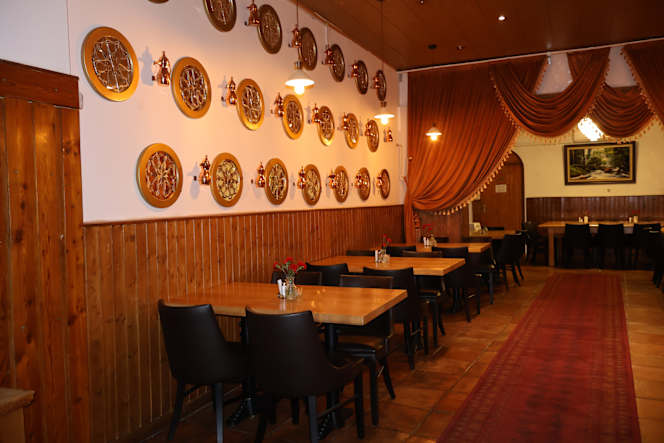 Band Amir Restaurant - 2