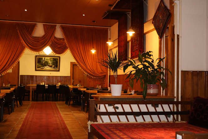 Band Amir Restaurant - 1