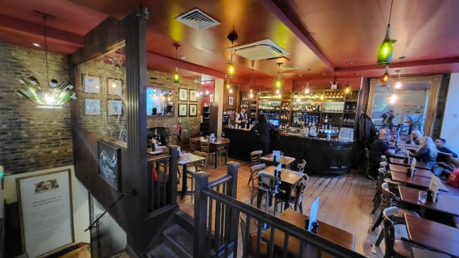 The Bleeding Heart Tavern Bar and Grill - 8