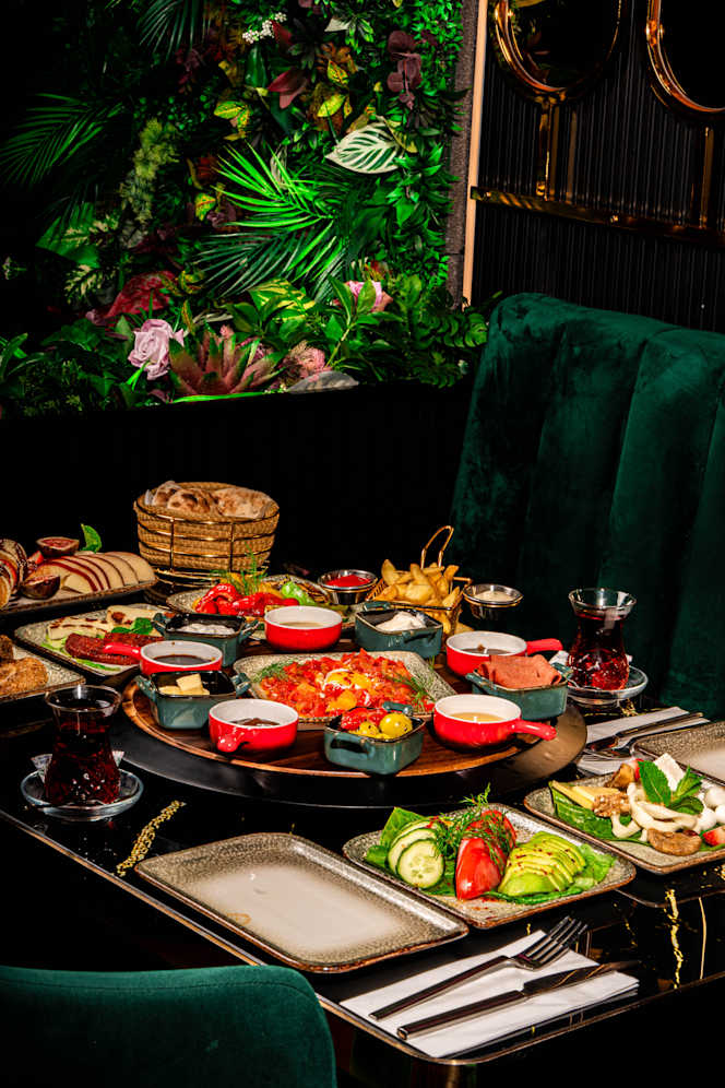Saltanat Turkish Meze & Bar - 1