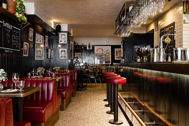 Sussex Bar and Restaurant - 5