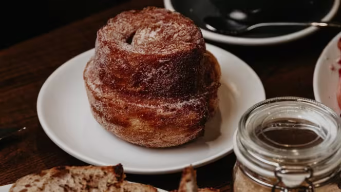 Yorks Cafe - Paradise - 4