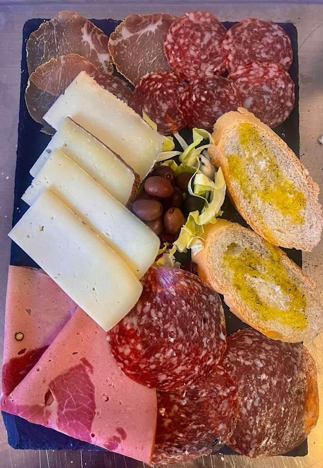 Osteria Pizzeria 9. 3/4 - 1