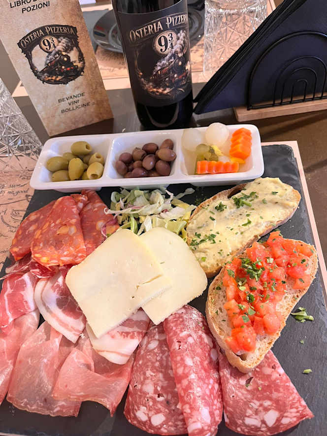 Osteria Pizzeria 9. 3/4 - 6