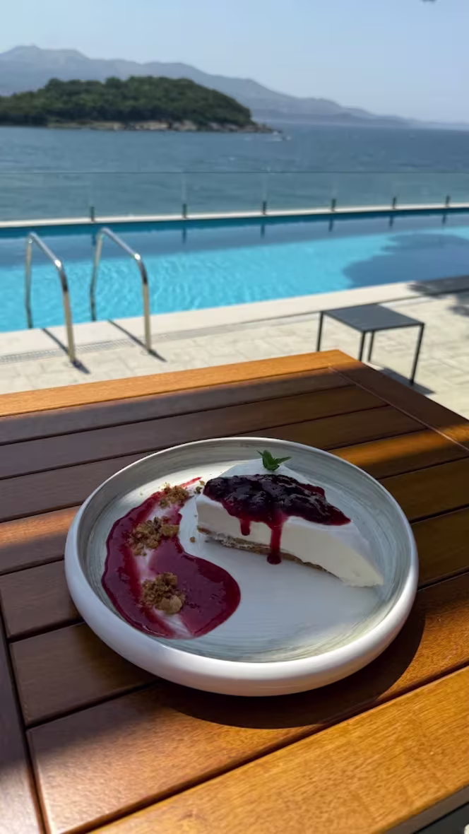 Ciao Bar-Restaurant Ksamil - 9