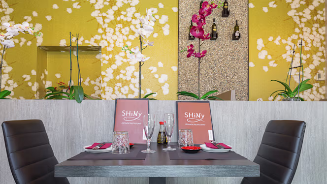 Shiny Sushi And Fusion Restaurant - Milano - 9