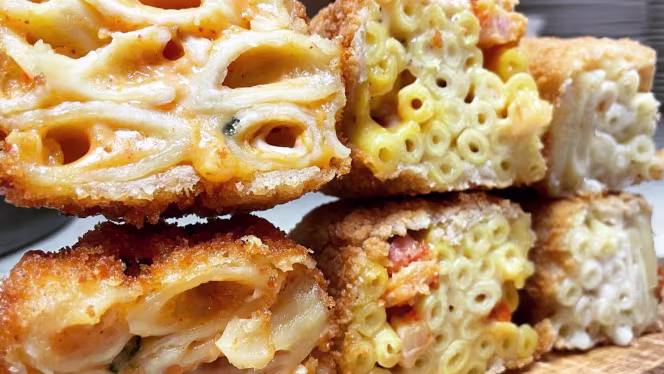 Six Hills Cafe' Bakery & Pizzeria - 4