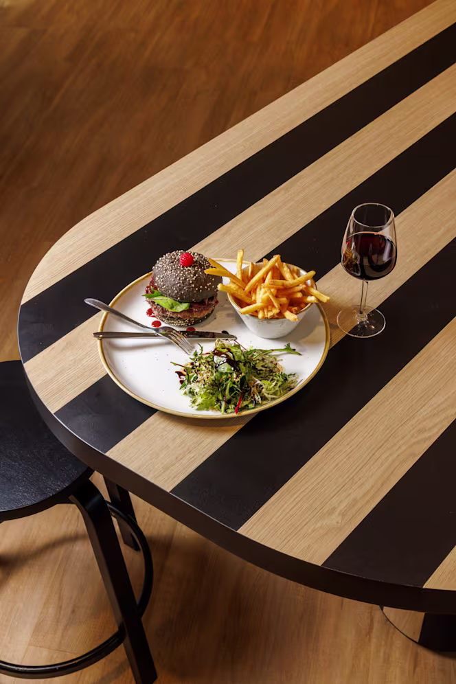 Hampton by Hilton Lyon Airport - 8