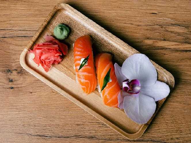 PINA Resto Bar Sushi & Ramen - 8