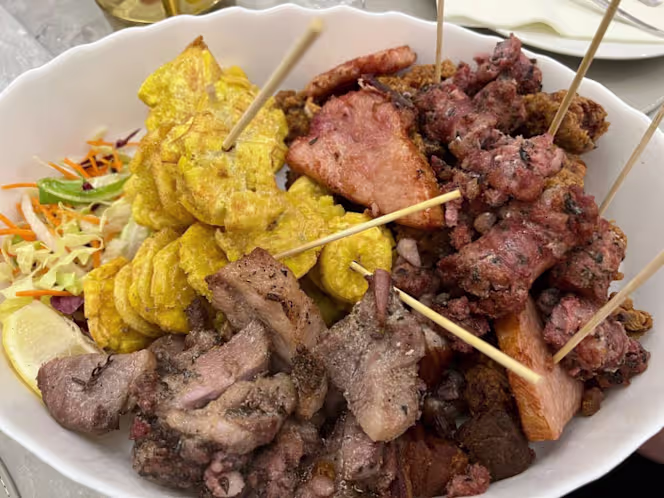 Ave Fenix Ristorante - 1