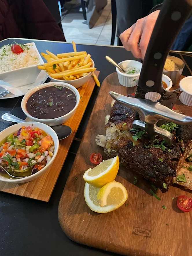 Dollis Grill - 4