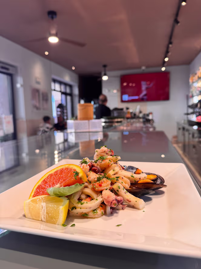 Alys Fertilia Bar Bistro - 1