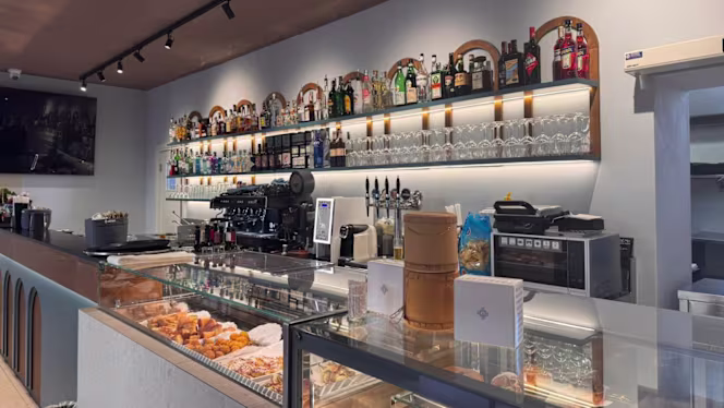 Alys Fertilia Bar Bistro - 3