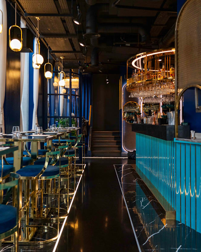 Azura Restaurant, Bar & Lounge - 1